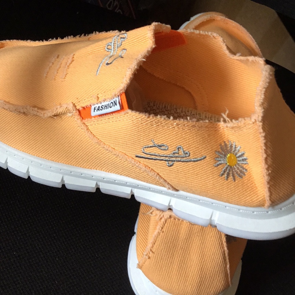 Adult Orange Daisy Slip-On Canvas comfort Shoes